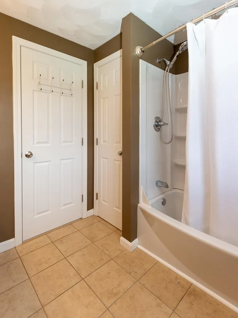 27 Victoria Drive Somersworth NH 03878