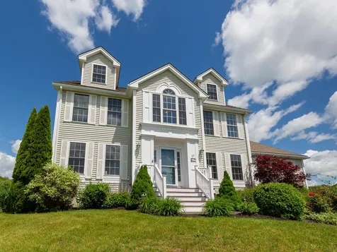 27 Victoria Drive Somersworth NH 03878