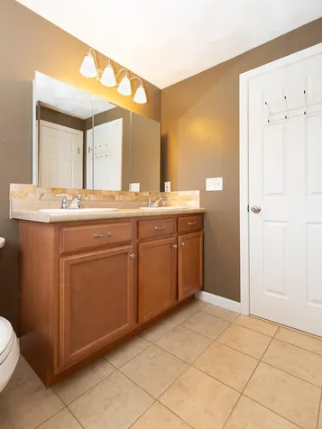 27 Victoria Drive Somersworth NH 03878