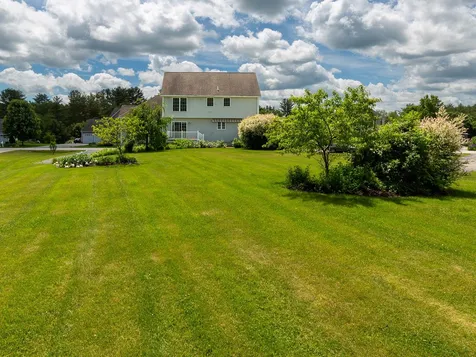 27 Victoria Drive Somersworth NH 03878