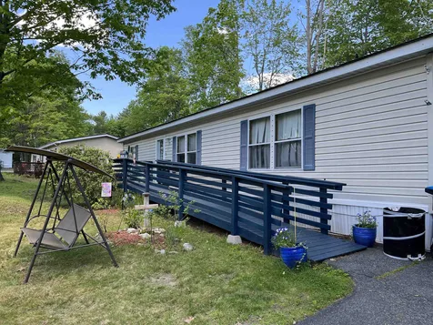 8 Karen Place Claremont NH 03743