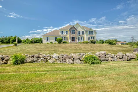 46 Currier Road Pelham NH 03076