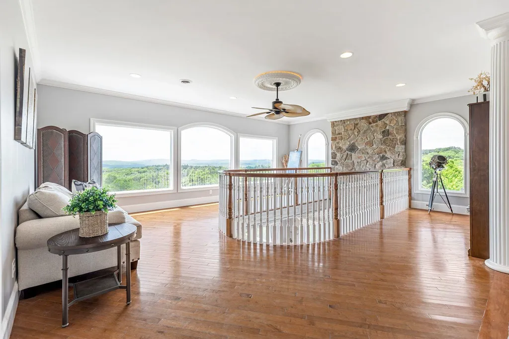 129 North Road Hillsborough NH 03244