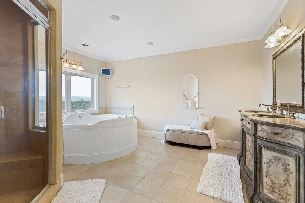 129 North Road Hillsborough NH 03244