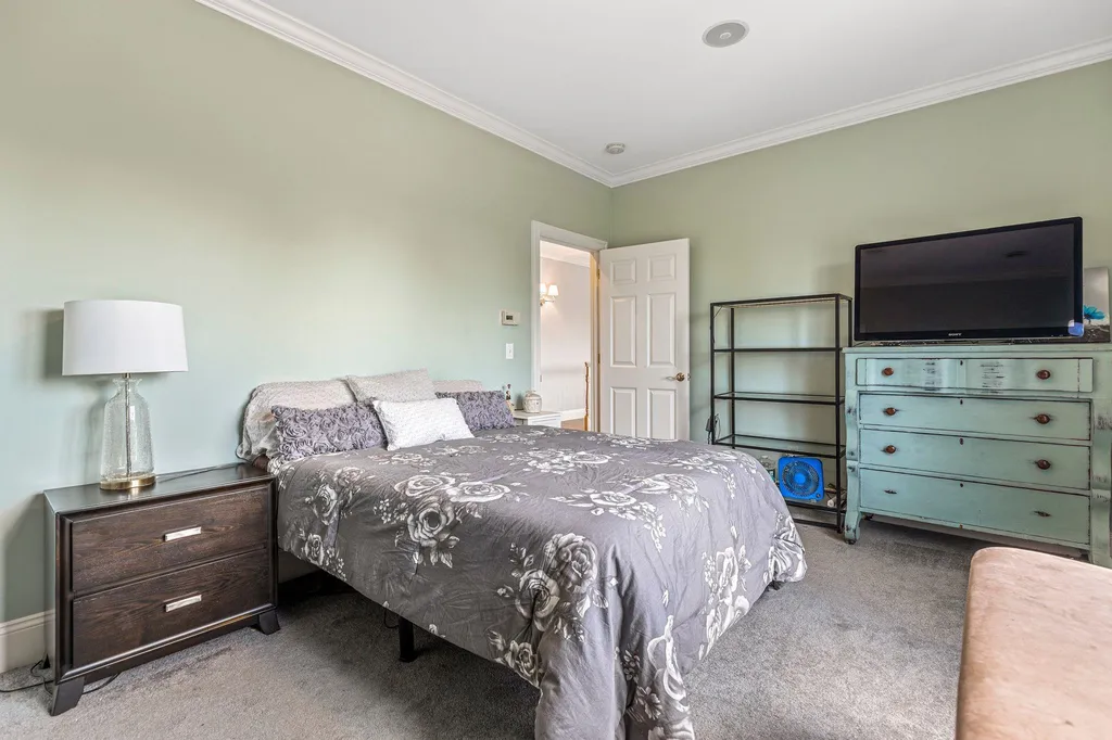 129 North Road Hillsborough NH 03244