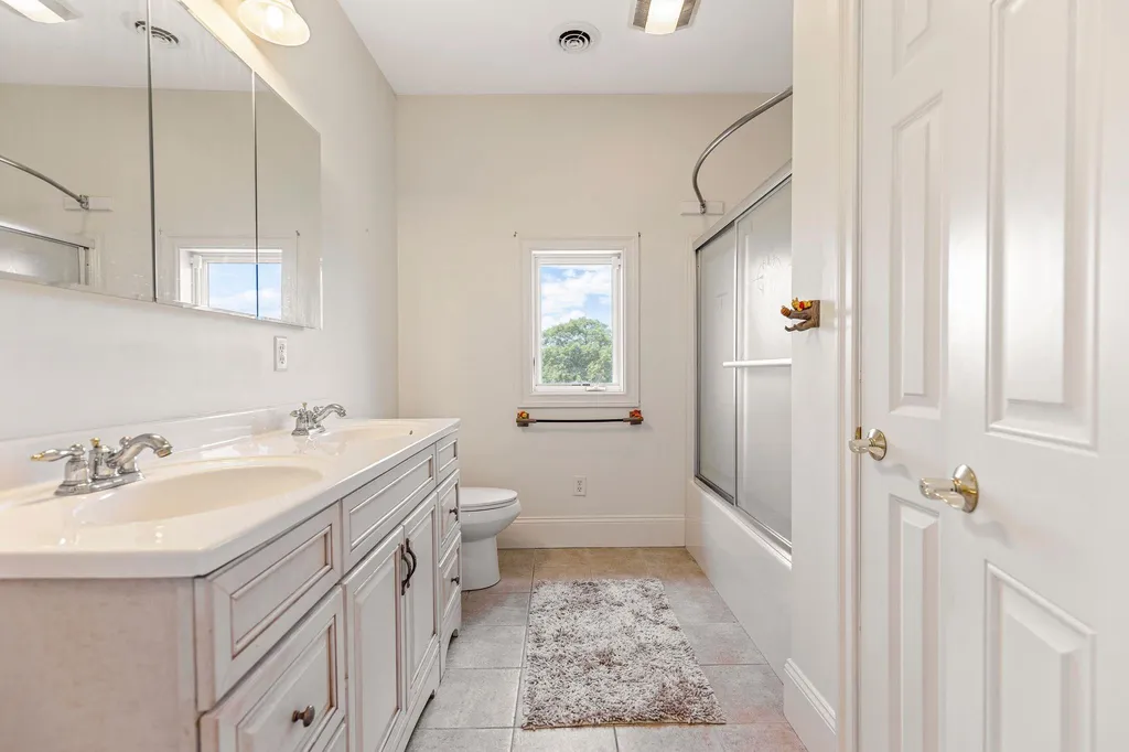 129 North Road Hillsborough NH 03244