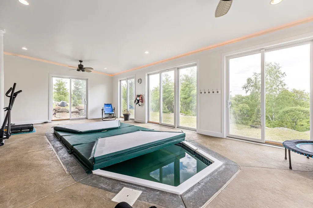 129 North Road Hillsborough NH 03244