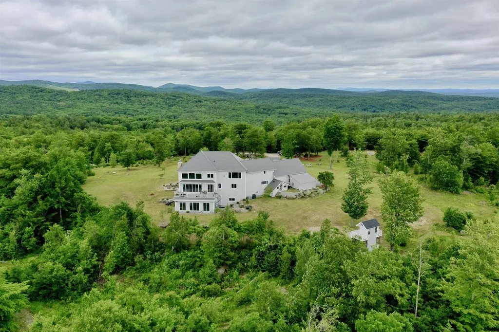 129 North Road Hillsborough NH 03244