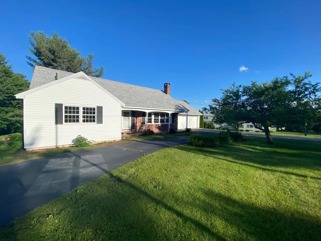 189 Gay Farm Road New London NH 03257