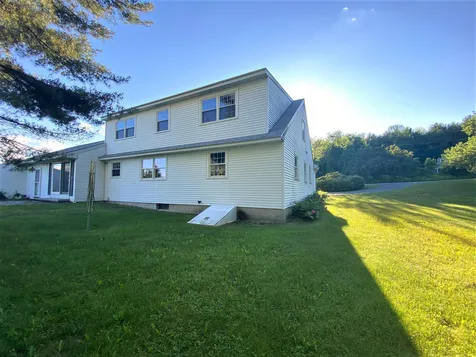 189 Gay Farm Road New London NH 03257