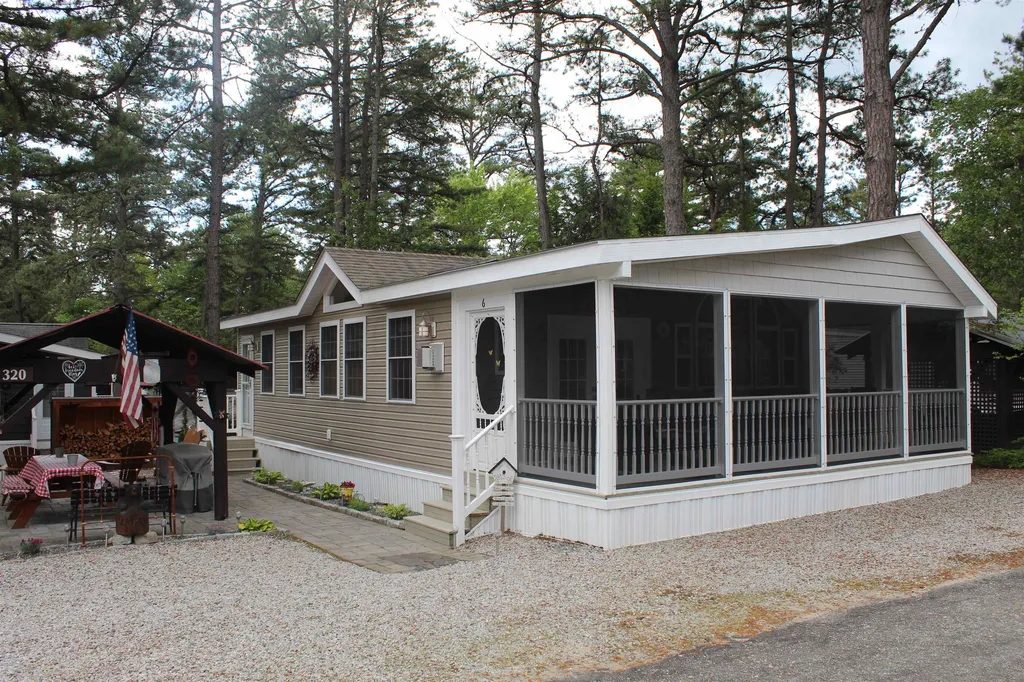 6 Hummingbird E Lane Freedom NH 03836