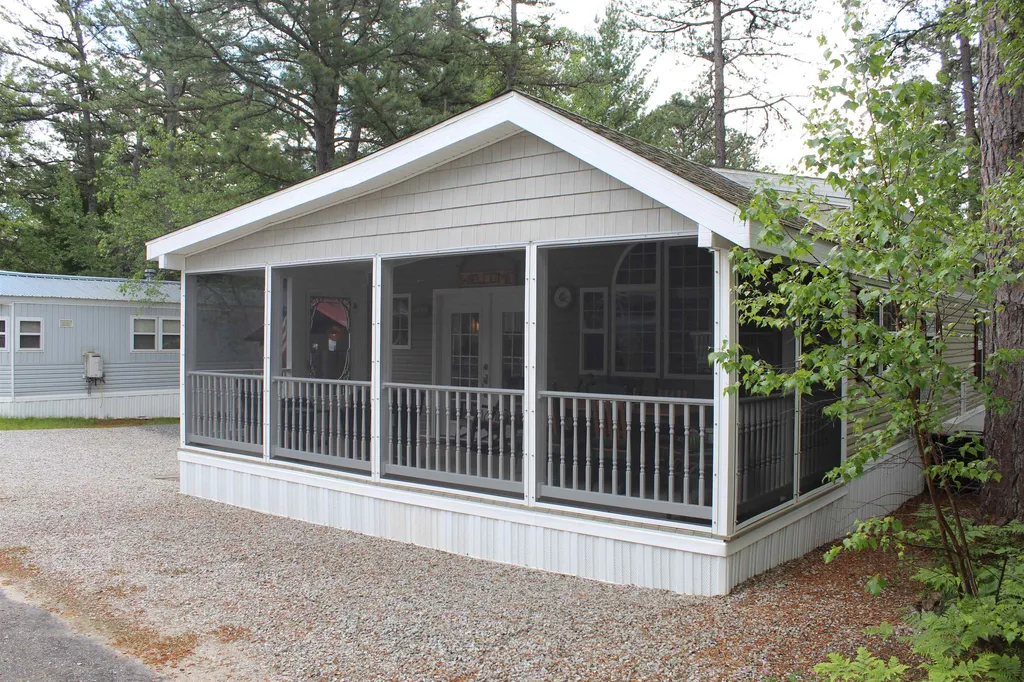 6 Hummingbird E Lane Freedom NH 03836