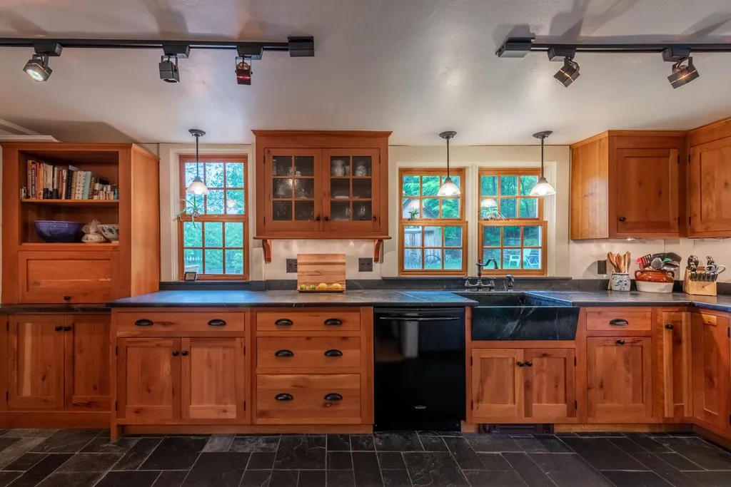 39 Patterson Hill Road Henniker NH 03242
