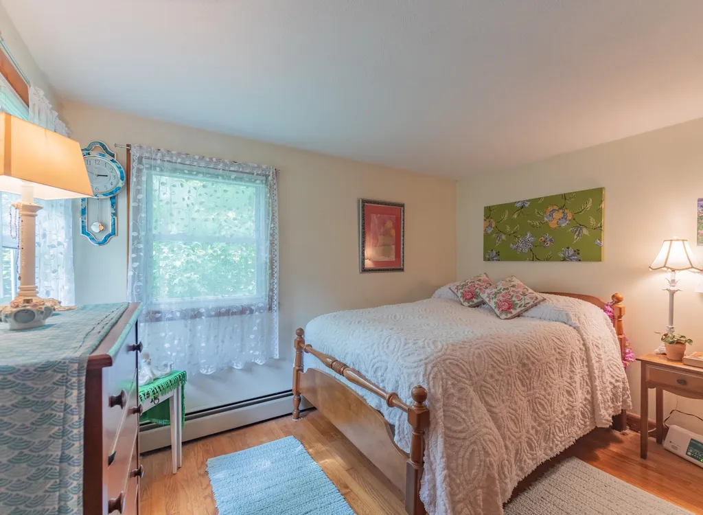 37 Squamscott Road Stratham NH 03885