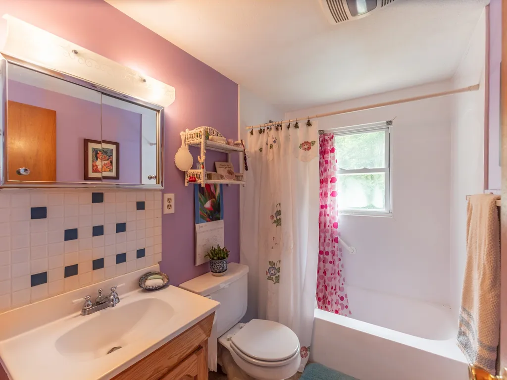 37 Squamscott Road Stratham NH 03885