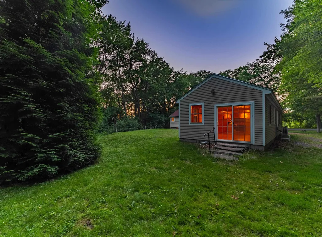 37 Squamscott Road Stratham NH 03885