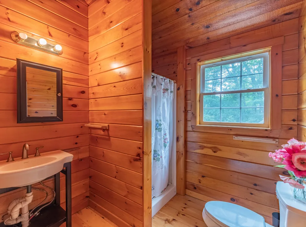 37 Squamscott Road Stratham NH 03885