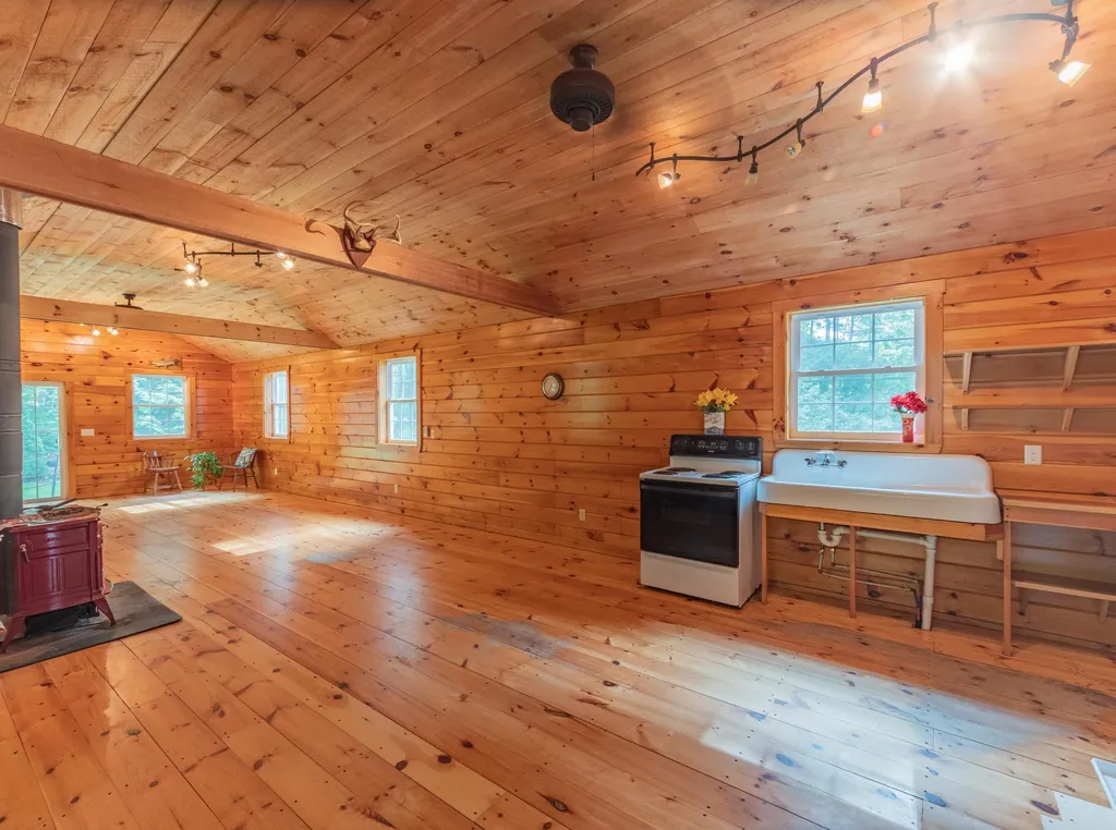 37 Squamscott Road Stratham NH 03885