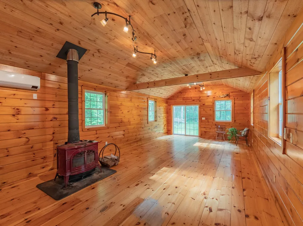 37 Squamscott Road Stratham NH 03885