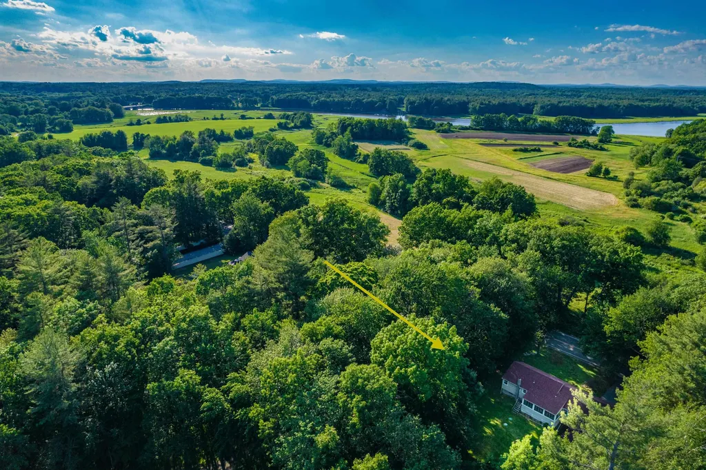 37 Squamscott Road Stratham NH 03885