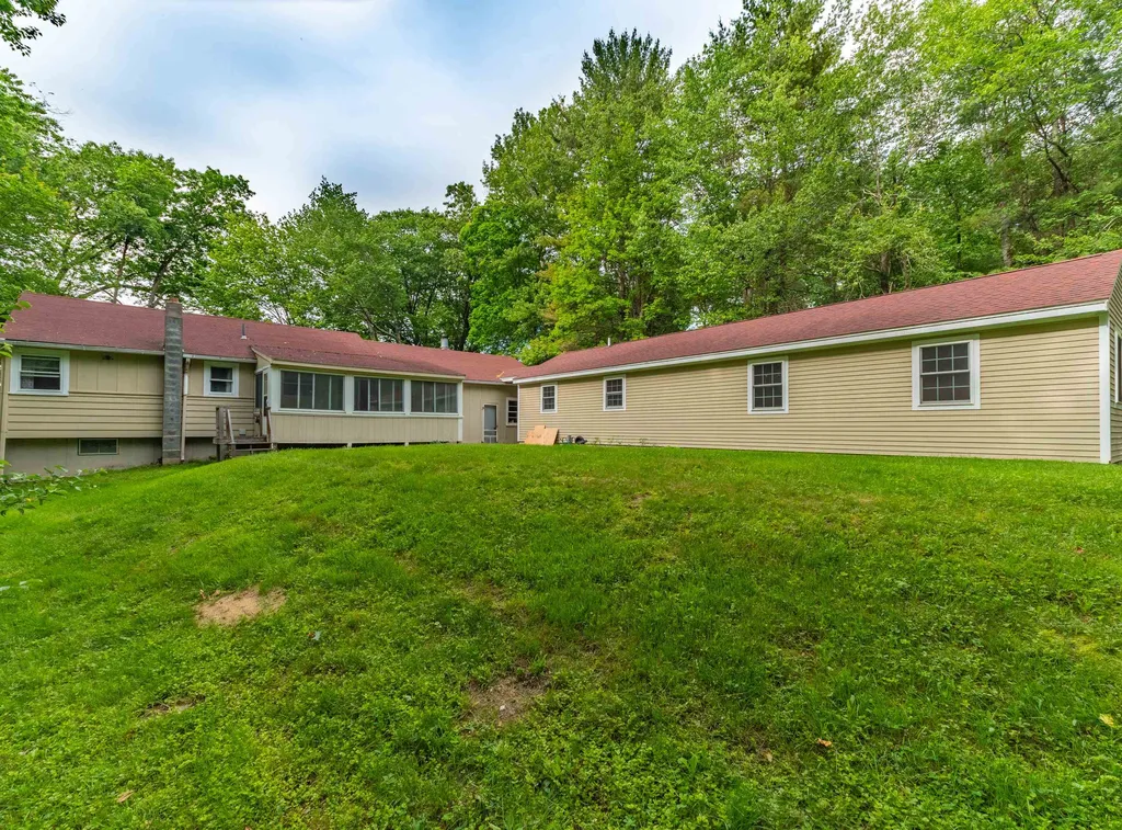 37 Squamscott Road Stratham NH 03885