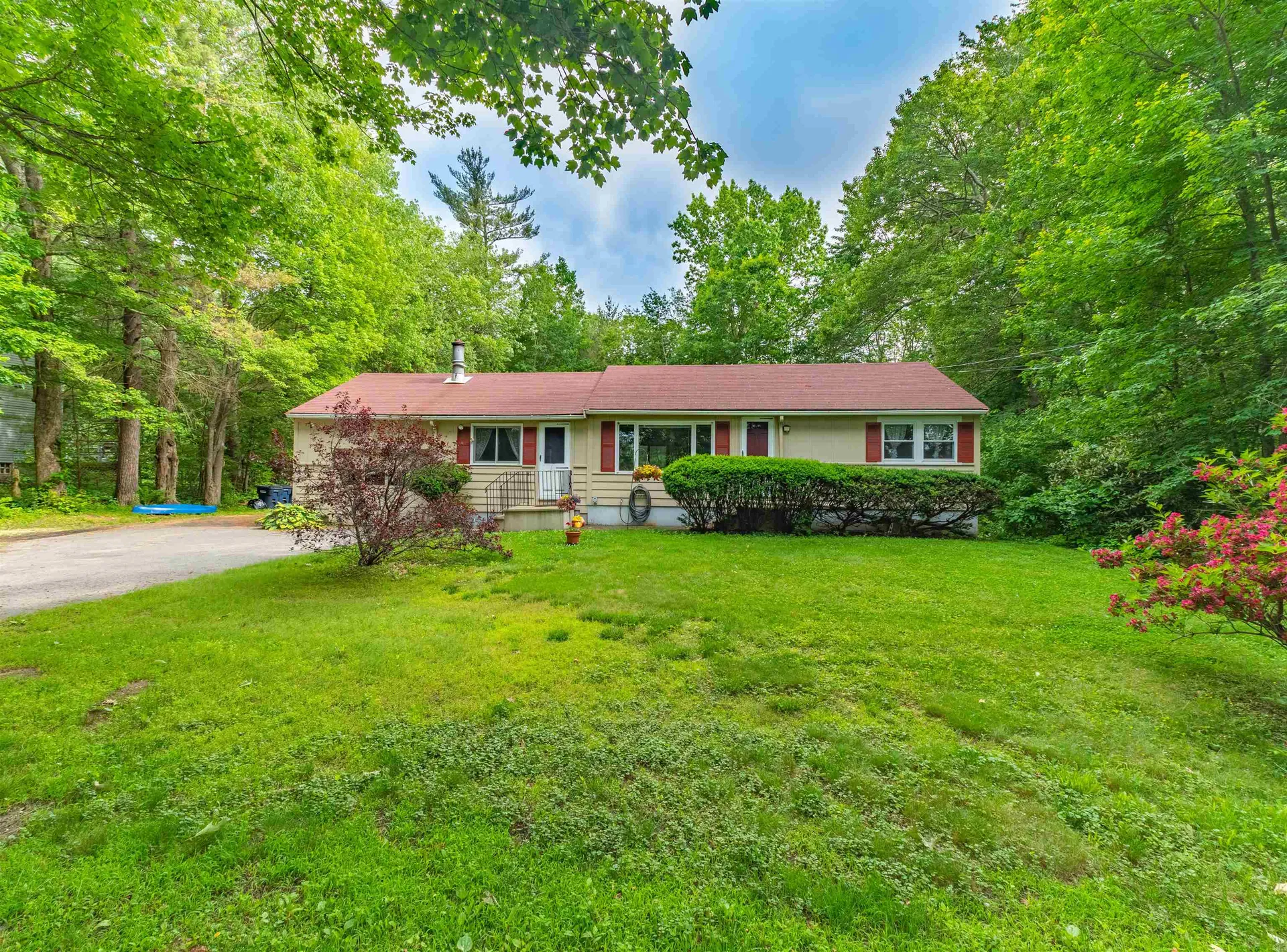 37 Squamscott Road Stratham NH 03885