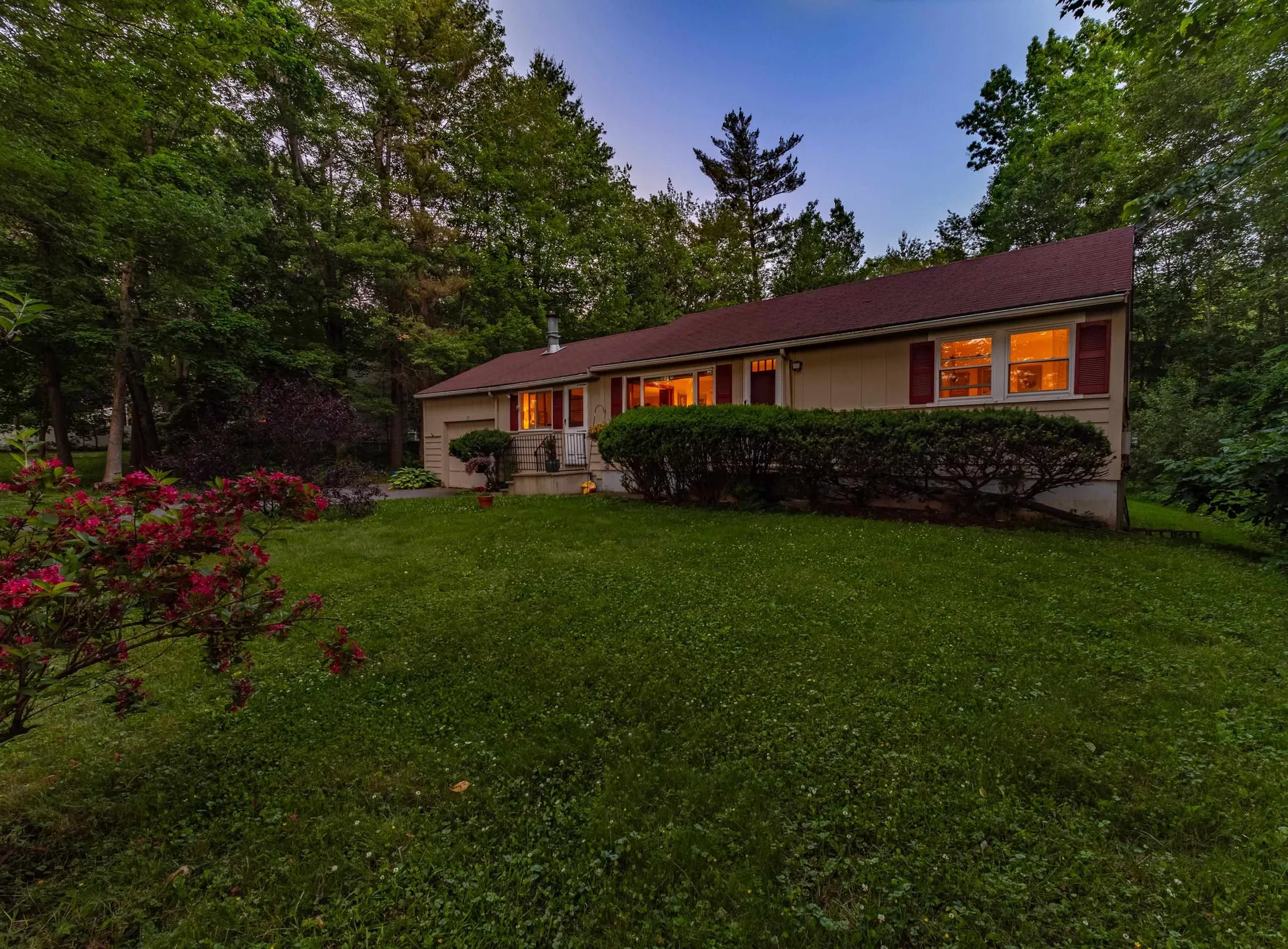 37 Squamscott Road Stratham NH 03885