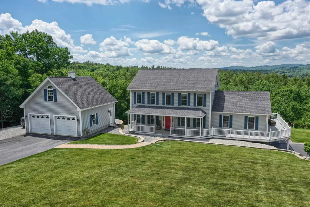 87 Roosevelt Road Weare NH 03281