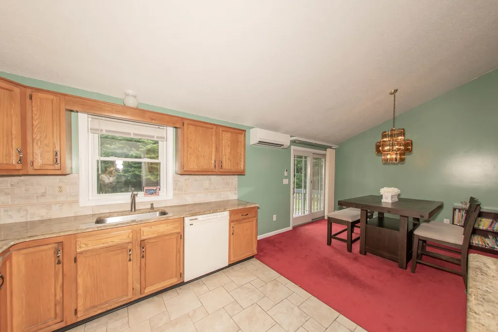 16 Skylark Drive Derry NH 03038