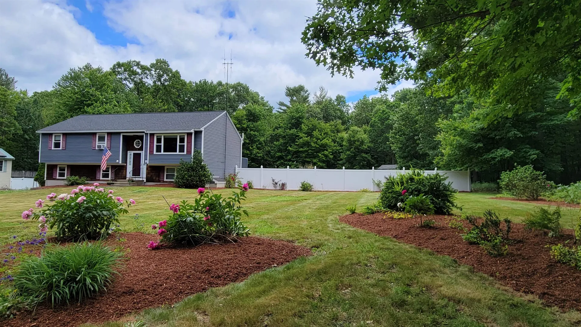 16 Skylark Drive Derry NH 03038