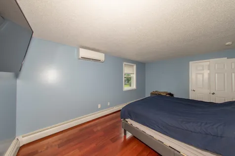 16 Skylark Drive Derry NH 03038