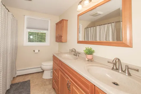 16 Skylark Drive Derry NH 03038