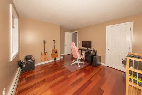 16 Skylark Drive Derry NH 03038