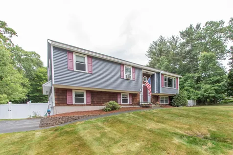 16 Skylark Drive Derry NH 03038