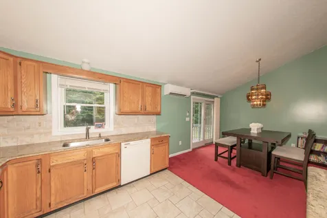 16 Skylark Drive Derry NH 03038