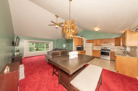 16 Skylark Drive Derry NH 03038
