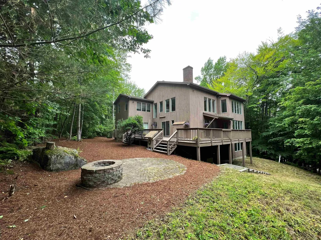 12 Knob Hill Grantham NH 03753