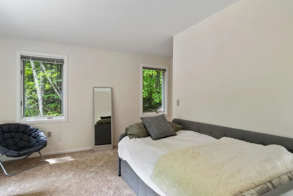 12 Knob Hill Grantham NH 03753