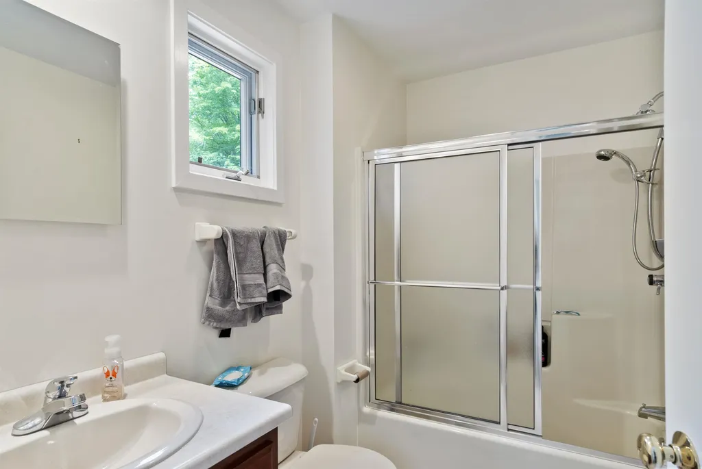 12 Knob Hill Grantham NH 03753