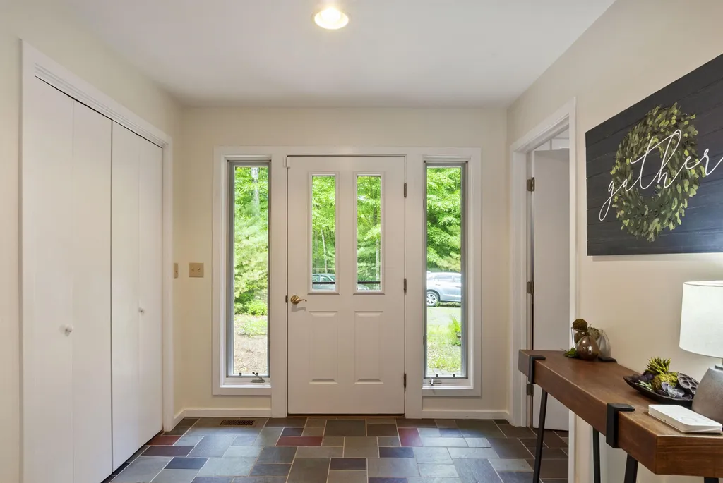 12 Knob Hill Grantham NH 03753
