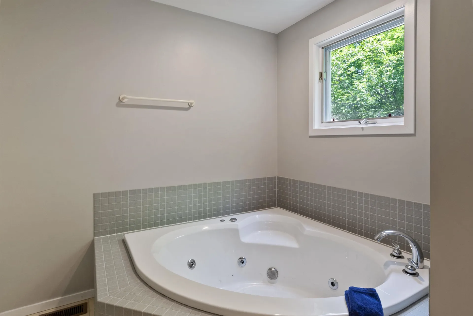 12 Knob Hill Grantham NH 03753