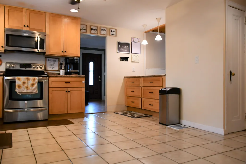 7 Furbush Street Rochester NH 03867-0000