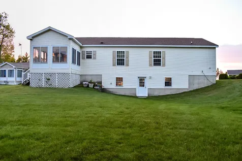 7 Loggers Lane Sandown NH 03873