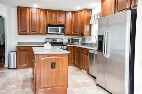 7 Loggers Lane Sandown NH 03873