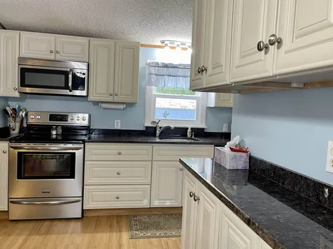 27 3rd Street Mont Vernon NH 03057