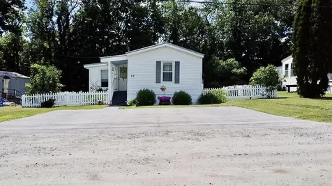 27 3rd Street Mont Vernon NH 03057