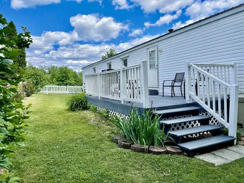 27 3rd Street Mont Vernon NH 03057