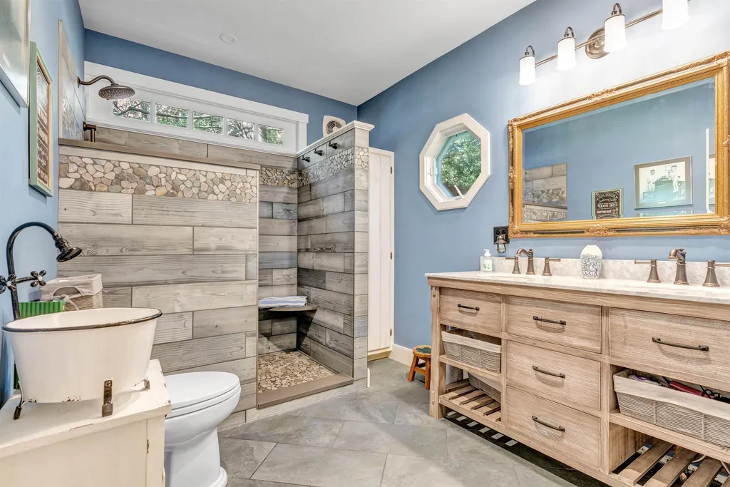 7 Quechee Road Hartland VT 05048-0349