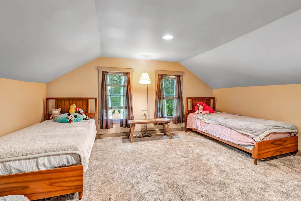 7 Quechee Road Hartland VT 05048-0349