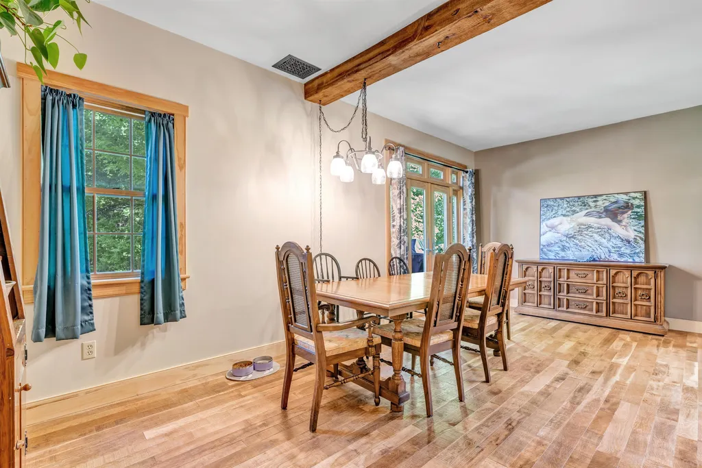 7 Quechee Road Hartland VT 05048-0349